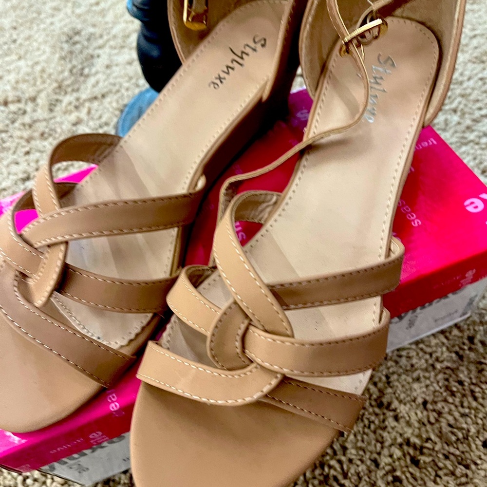 Nude Sandles